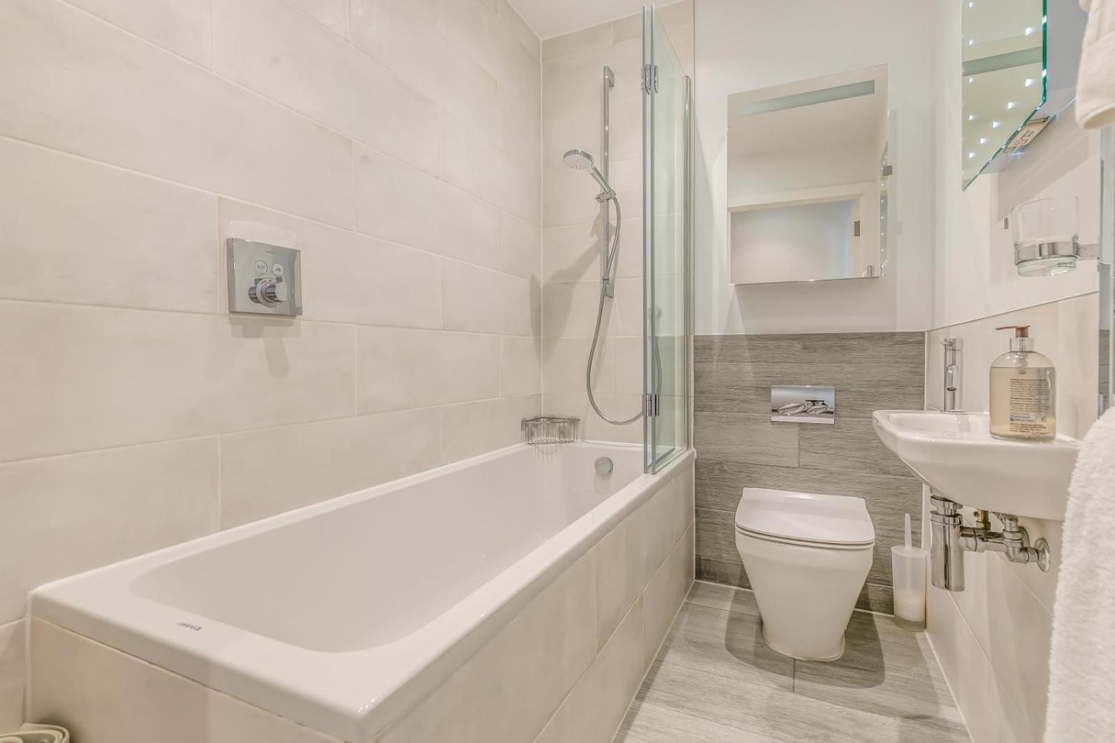 8 Woolacombe West - Luxury Apartment At Byron Woolacombe, Only 4 Minute Walk To Woolacombe Beach! Eksteriør bilde